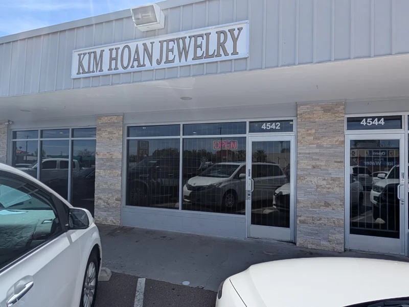 Kim Hoan Jewelry storefront and entrance at 4542 North 19th Avenue